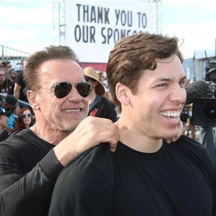 Arnold Schwarzeneggers Sons: Photos Hollywood Life