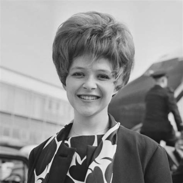 Brenda Lee - Songs, Age & Jambalaya ·