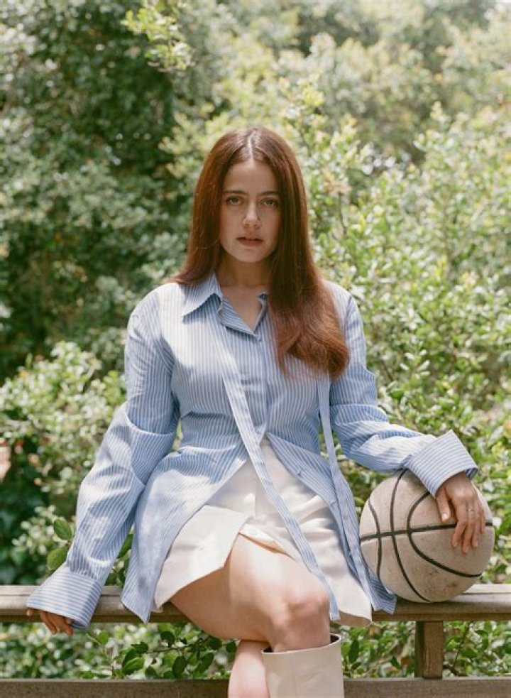 Discover The Untold Story Of Molly Gordon's Partner