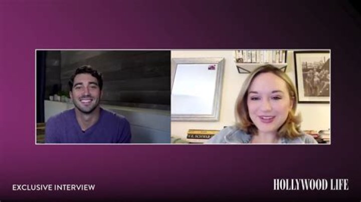 Exclusive Interview Hollywood Life | MoxVlog