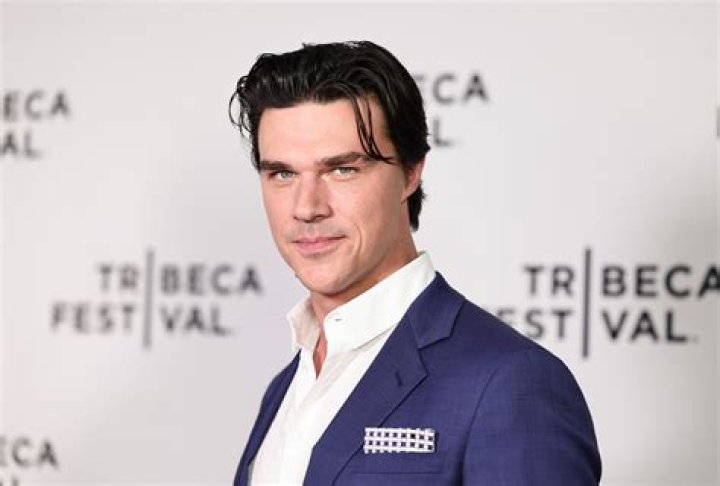 Finn Wittrock - Bio, Age, Net Worth, Height, Married, Nationality, Wiki ·