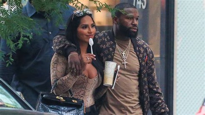Floyd Mayweather & Gallienne Nabila Share Some PDA In NYC Photos Hollywood Life |