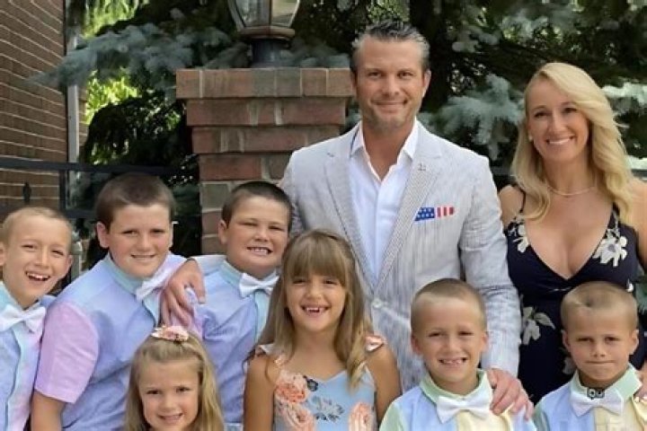 Jennifer Hale - Age, Family, Bio ·