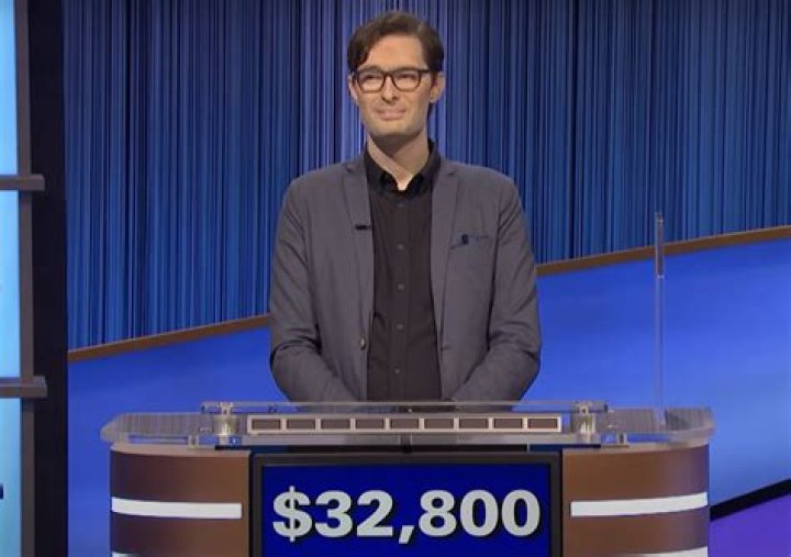 Jeopardy! fans shocked by contestant Joe's 'disgraceful exercise outfit' & joke he 'ran' to Mayim Bi