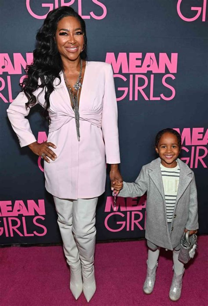 Kenya Moore - Age, Family, Bio ·