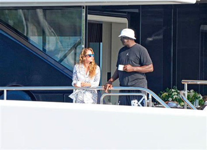 Michael Jordan & Wife Yvette Prieto Relax On Yacht In Sardinia Hollywood Life
