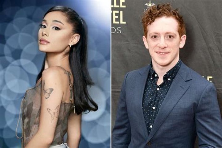 Pete Davidson Shades Ex Ariana Grande For Spray-Painting Herself Hollywood Life |