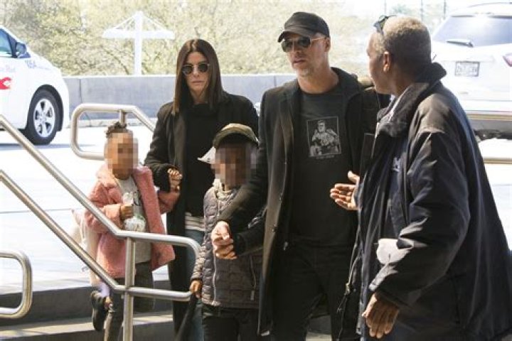 Sandra Bullock Seen In 1st Photos After Bryan Randalls Death Hollywood Life