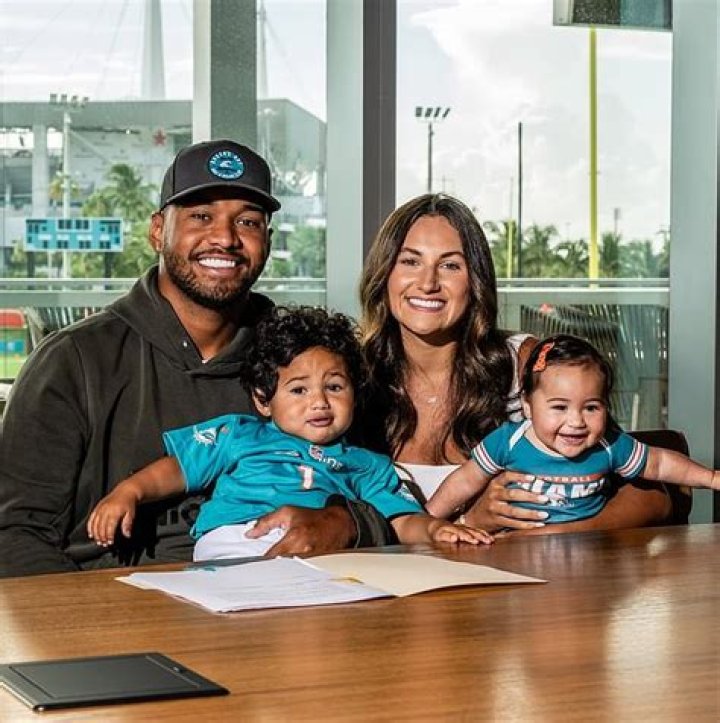 Tua Tagovailoa Parents, Age, Ethnicity, Wiki, Bio And More