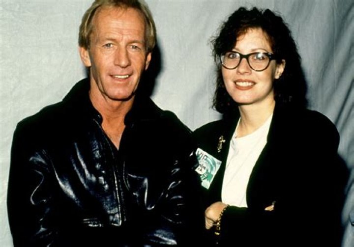 Where is Linda Kozlowski? What is she doing today: Biography, Net Worth, & more