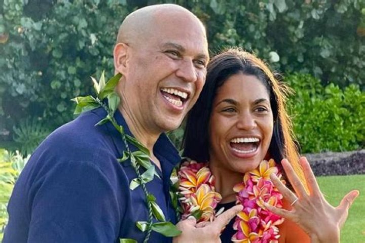 Who Is Jason Segel's Girlfriend Alexis Minter? Things To Know About Her Age, Birthday & Career In Ph