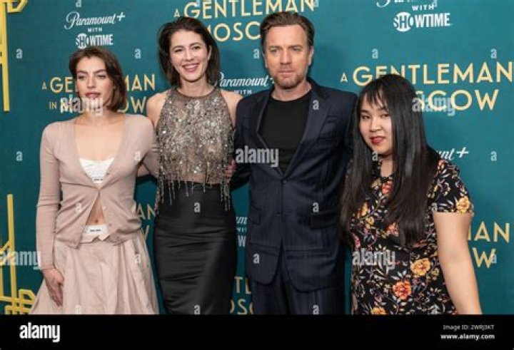 Who Is Mary Elizabeth Winstead? Ewan McGregor Wife, Children, Height, Age, Net Worth