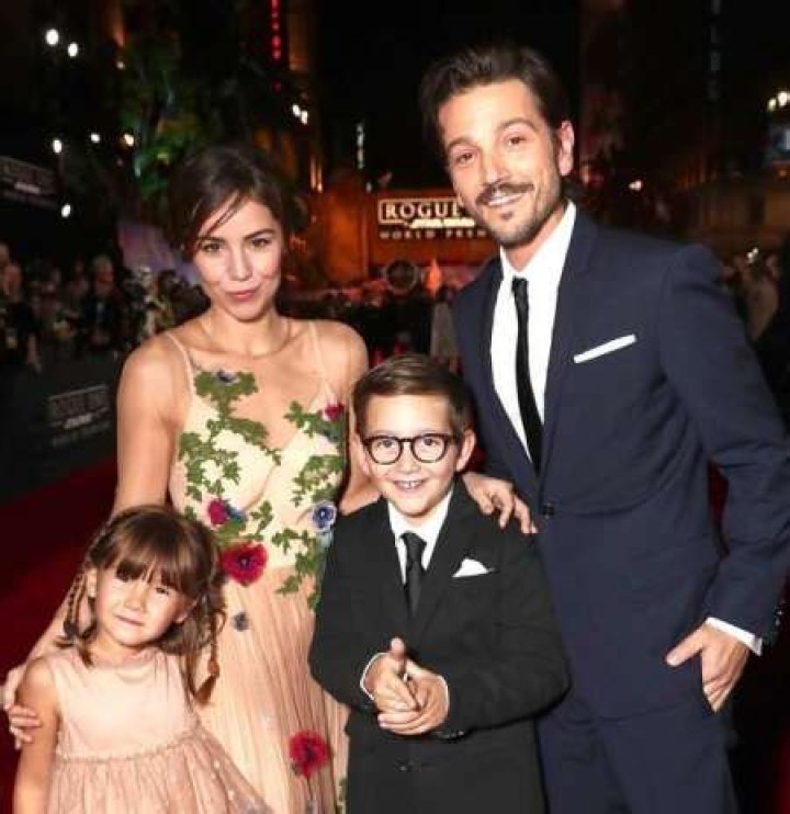 Who is Narcos Mexico Actor Diego Luna Dating Now After His Divorce With Camila Sodi? ·