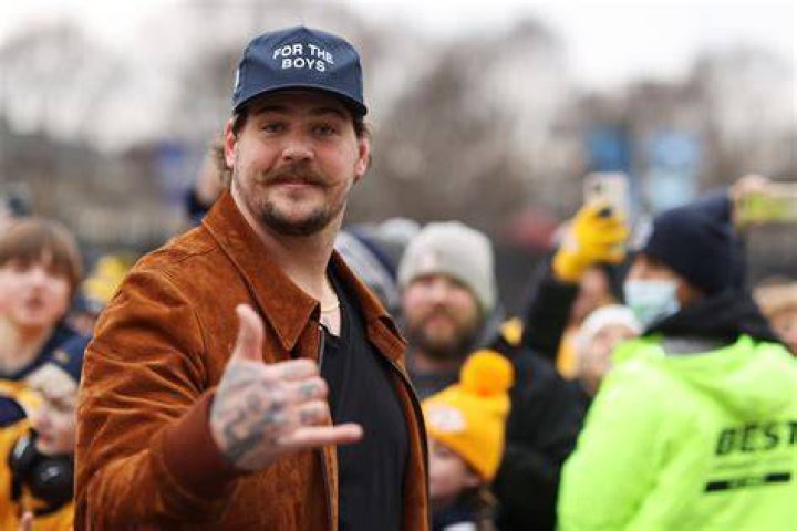Who Is Taylor Lewan? Find Out What To Know About Jeffree Stars Boo Hollywood Life
